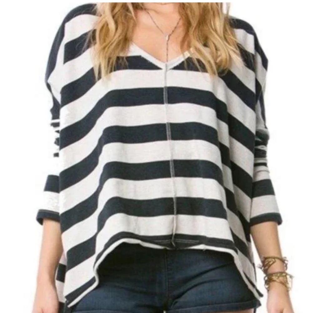 Amuse Society Black V-Neck Striped Long Sleeve Top